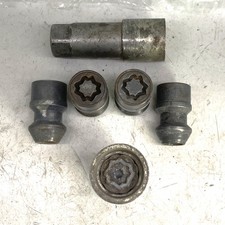 Le Mans Wheel Locking Wheel Nut And Key for Mitsubishi PAJERO V46W MK2 2.8T