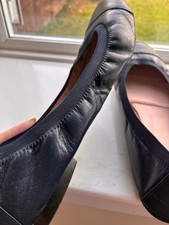Pretty Ballerinas Women's Navy Leather Flats Size 6 Good Condition