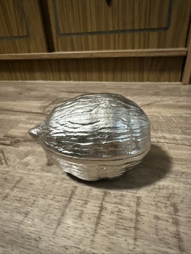 Silver tone metal - silver,