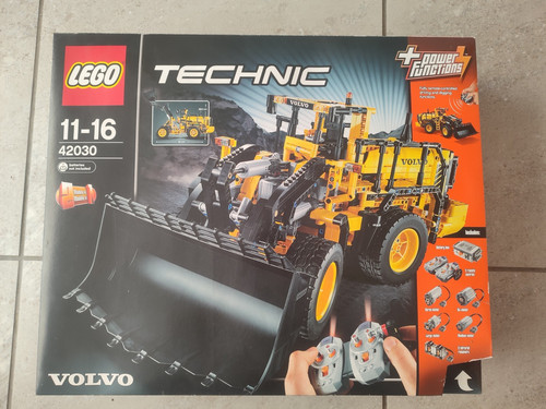 Lego technic 42030 - new, box
