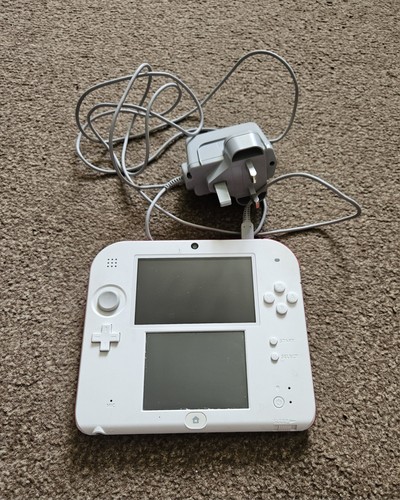 Faulty nintendo 2ds powers - nintendo,