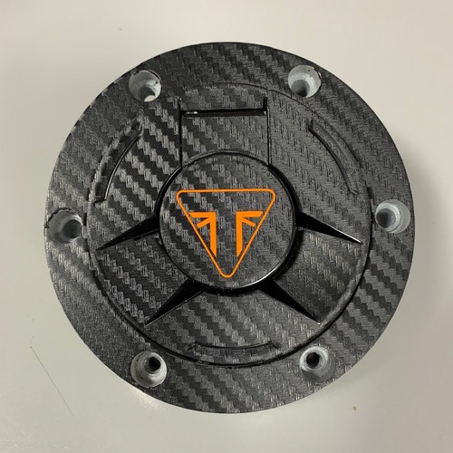 Triumph carbon look - triumph, cap