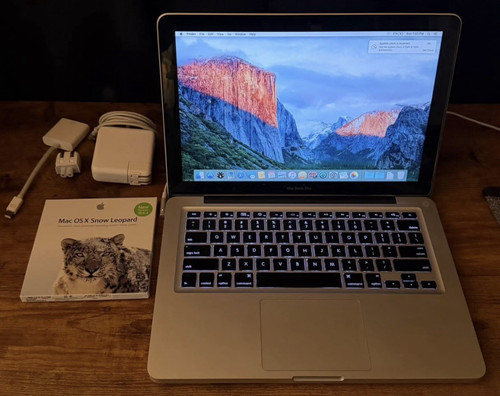 Apple macbook 160 - 13.3",