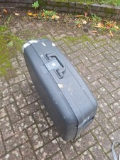 Hard Shell Suitcase x 1