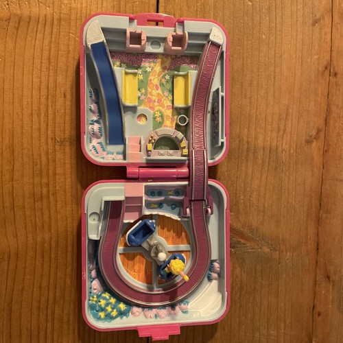 Polly pocket amusement park - amusement,