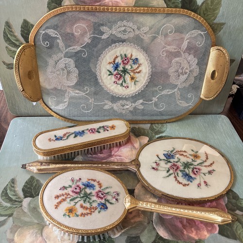 Vintage oval petit point lace - petit,