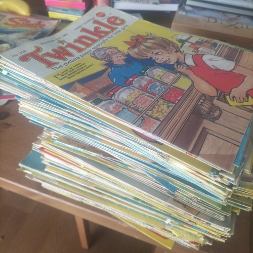 Twinkle comic magazine huge - twinkle,