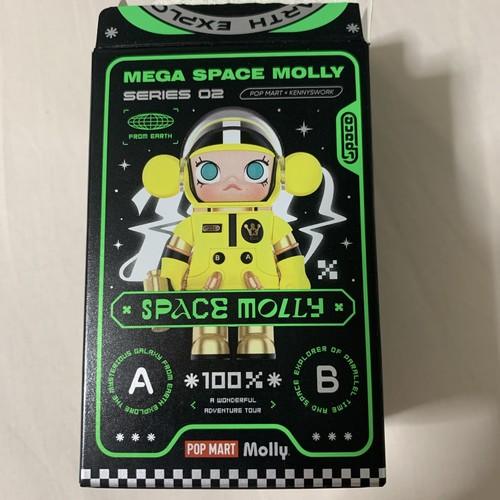 Pop mart mega - pop, space