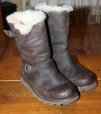 UGG NOIRA UK 3.5 EU 36 LADIES WATERPROOF LEATHER BOOTS GOOD CONDITION