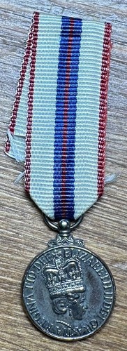 Vintage 1977 queen elizabeth - vintage,