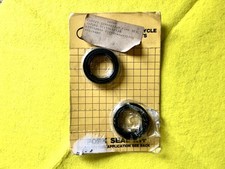 SUZUKI  FRONT FORK SEALS