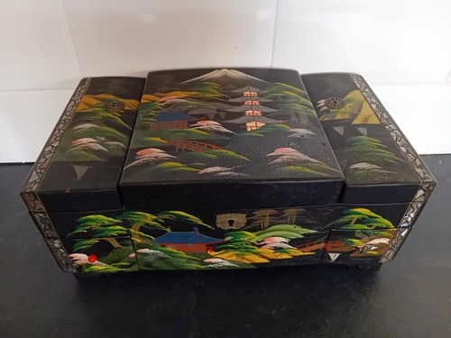 Vtg black lacquered mother - -,