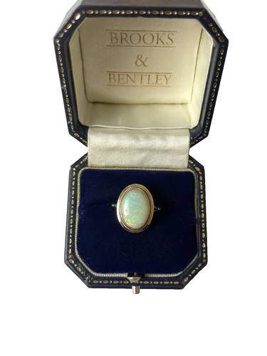 Opal ring 9ct - gold, cabochon