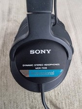 SONY MDR-7506 PROFESSIONAL HEADPHONES BLACK AND CHROME A VINTAGE STREET CLASSIC