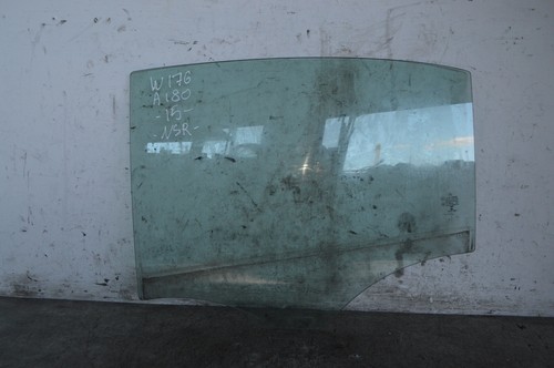 Mercedes class window glass - a,