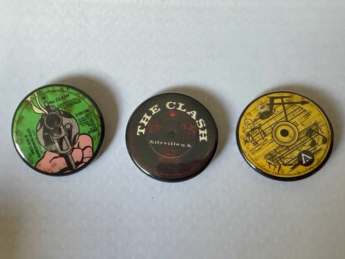 The clash small pin - clash, 3