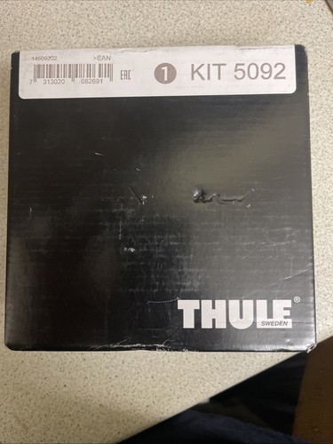New boxed thule fitting - new, kit