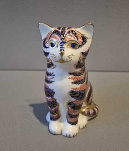 Royal crown derby imari seated - crown,