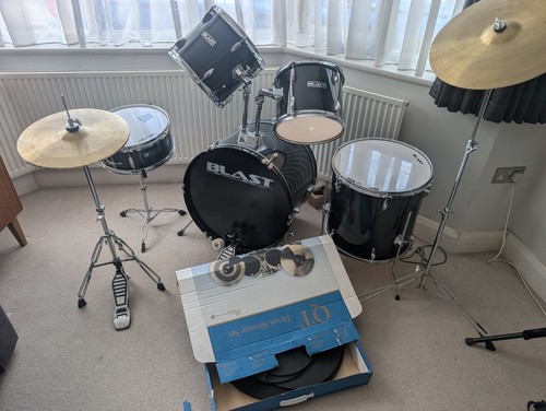 Full drum kit with sound - drum,