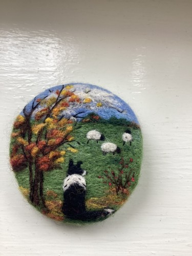 Needle felt brooch - brooch, sitting