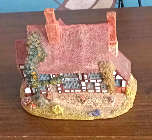 Lilliput lane crown inn - crown,