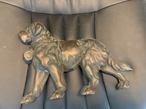 Large cast iron - iron, dog