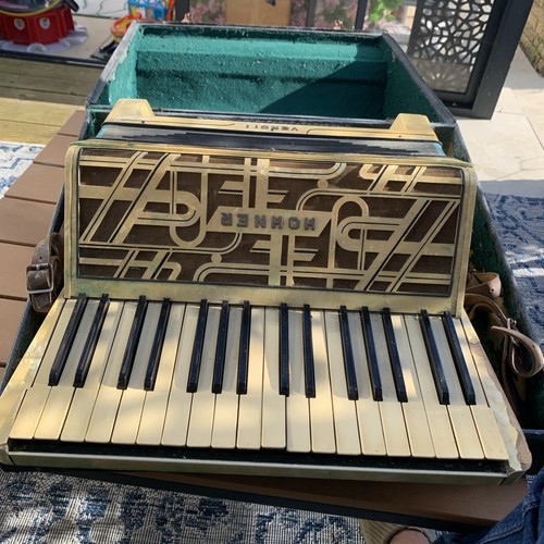 Hohner verdi accordion