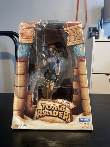 Playmates toys tomb - toys, raider