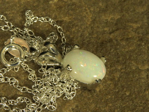 White opal 3ct pendant - white, 1.3ct