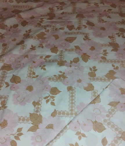 Vintage flat single - vintage, bed