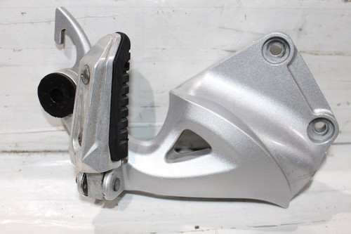 Right rear footrest for suzuki - right,