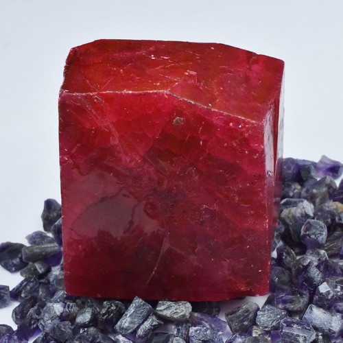 700 carat natural - natural, uncut