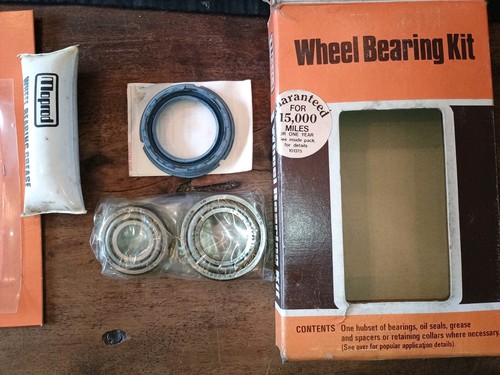 Front wheel bearing kit - front,