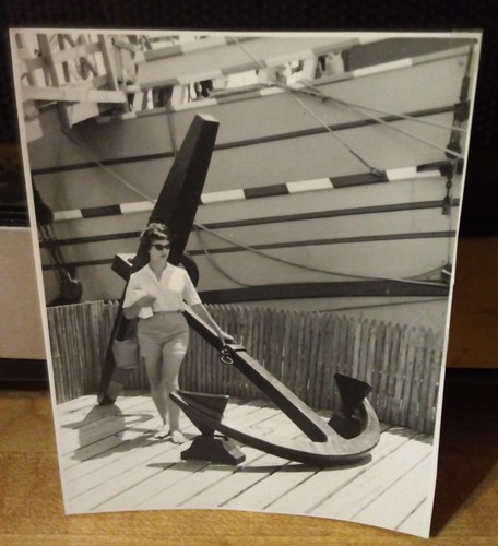 Sexy woman huge - woman, anchor