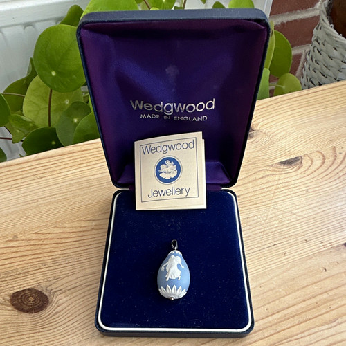 Wedgwood blue teardrop ceramic - blue,
