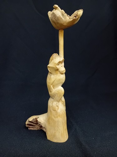 Carved wooden burr monkey - *carved,