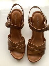 HUSH PUPPIES FABULOUS TAN LEATHER SANDALS SIZE 4 (37)