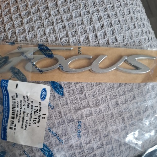 New genuine ford focus rear - new,