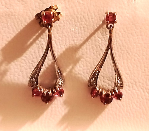 9ct garnet vintage earrings - garnet,