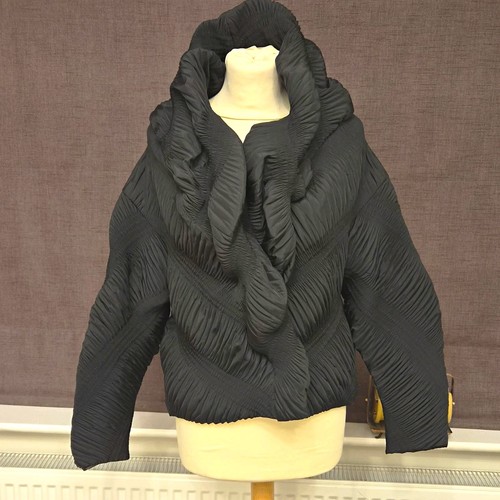 Issey miyake black pleated - miyake,