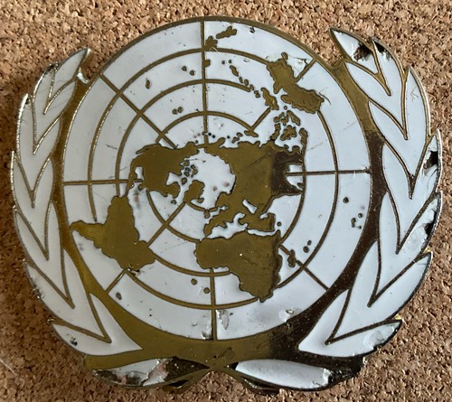 United nations cap badge beret - united,