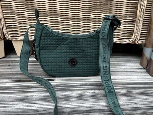 Stunning ladies kipling - stunning,