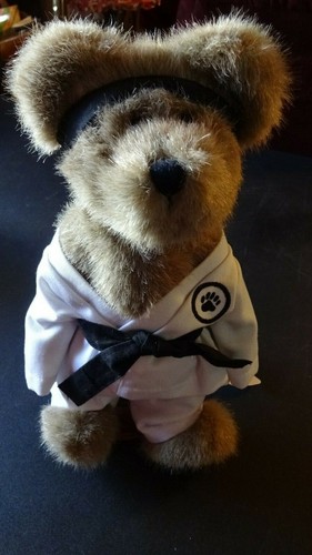 Boyd bears a - "b., blackbelt"