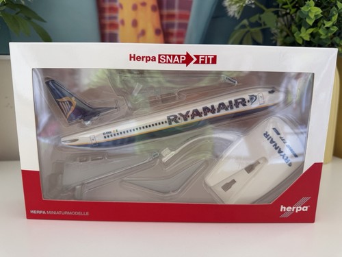 Ryanair herpa snap fit model - snap,