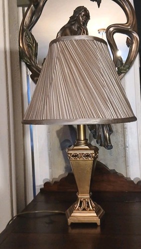 Gold colored hollywood - ,
