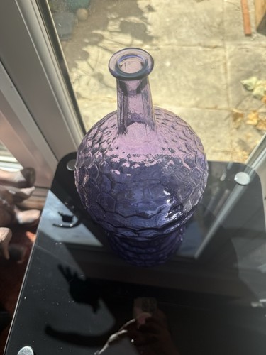 Beautiful lilac coloured glass - beautiful,