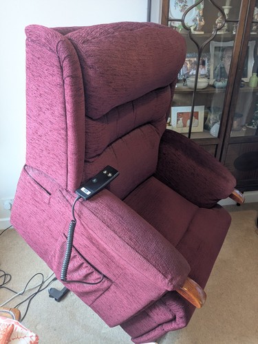 Hsl recliner burgundy colour - recliner,