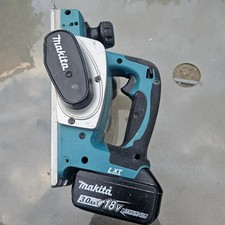 Makita DKP 180 18v cordless planer with 3 Ah battery