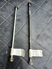 YAMAHA AEROX .50CC .FRONT WHEEL AND ENGINE MOUNT BOLTS FROM A 64 REGBIKE