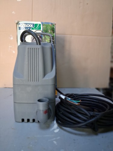 Large pond pump - pond,